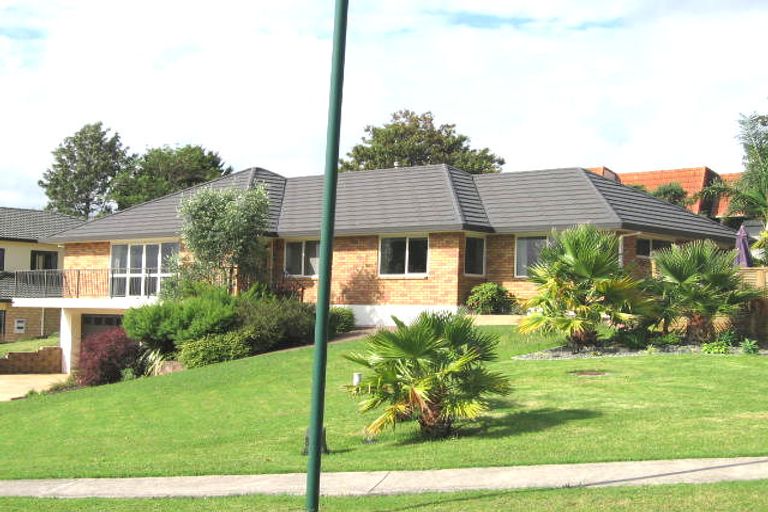 Photo of property in 3 Semillon Avenue, Henderson, Auckland, 0612