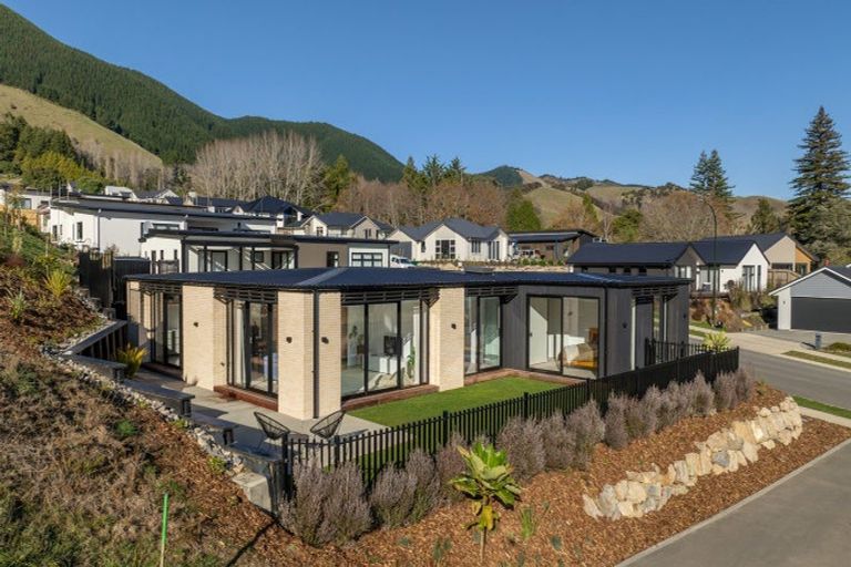 Photo of property in 75 Sunningdale Drive, Stoke, Nelson, 7011