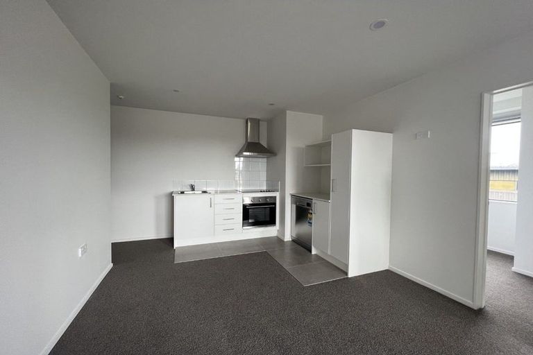 Photo of property in 102/28c Eileen Newey Place, Henderson, Auckland, 0612