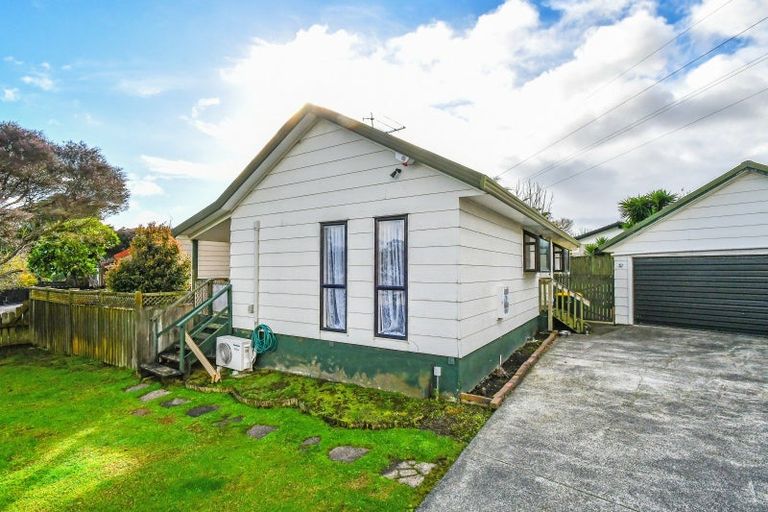 Photo of property in 3 Leven Lane, Totara Heights, Auckland, 2105