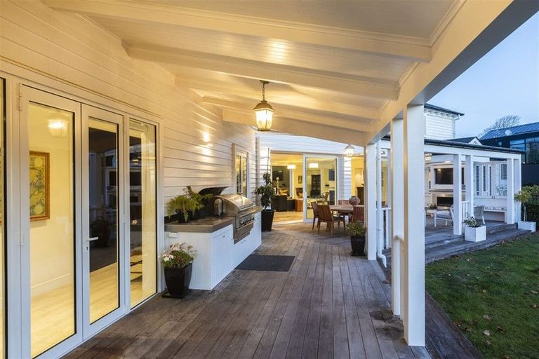 Photo of property in 11 Pentlow Place, Fendalton, Christchurch, 8052