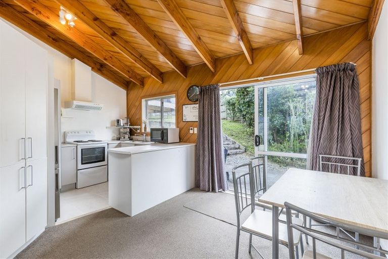 Photo of property in 30 Albatross Road, Red Beach, 0932