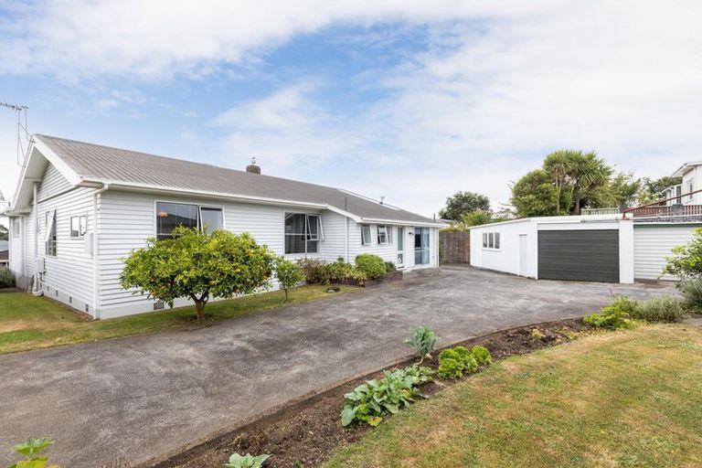 Photo of property in 7 Waimea Street, Westown, New Plymouth, 4310
