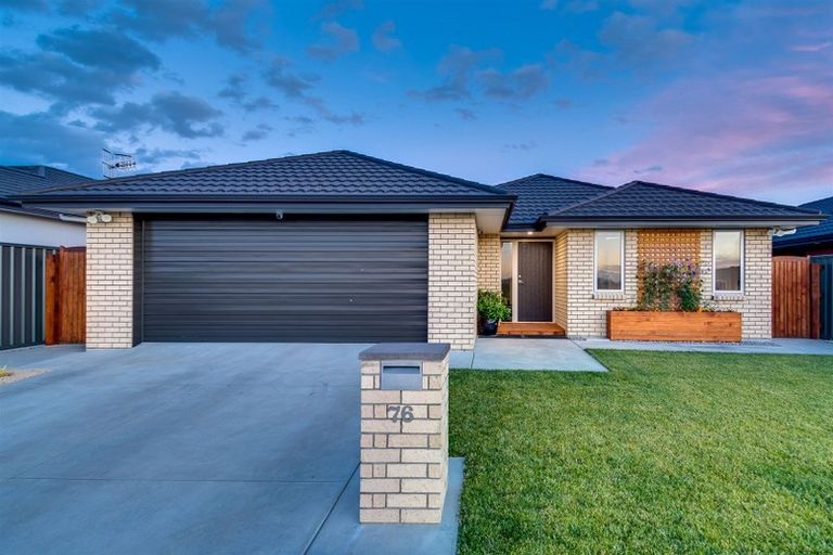 Photo of property in 76 Eriksen Road, Te Awa, Napier, 4110