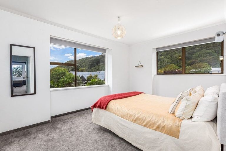 Photo of property in 26 Miro Street, Eastbourne, Lower Hutt, 5013
