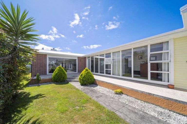 Photo of property in 18 Reid Avenue, Hawera, 4610