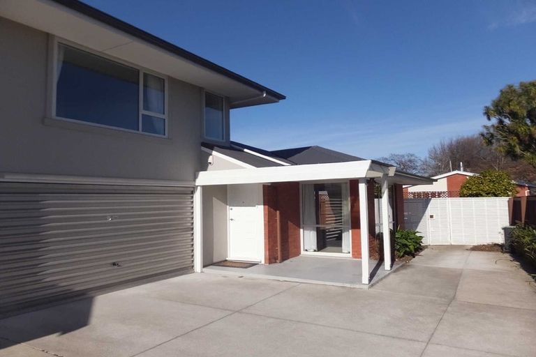 Photo of property in 2/11 Powell Crescent, Ilam, Christchurch, 8041