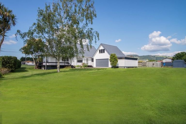 Photo of property in 14 Robinson Avenue, Holdens Bay, Rotorua, 3010