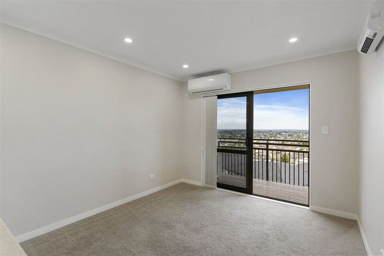 Photo of property in 11a Kirikiri Drive, Papakura, 2110