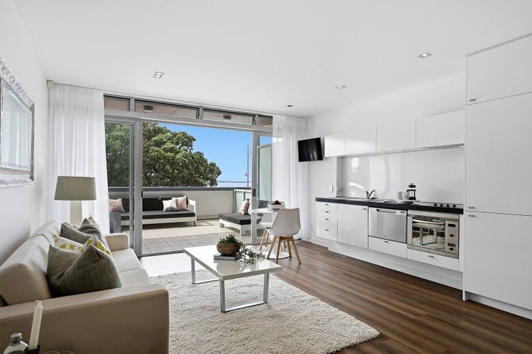 Photo of property in Ocean Breeze Apts, 7107/87 Clyde Road, Browns Bay, Auckland, 0630