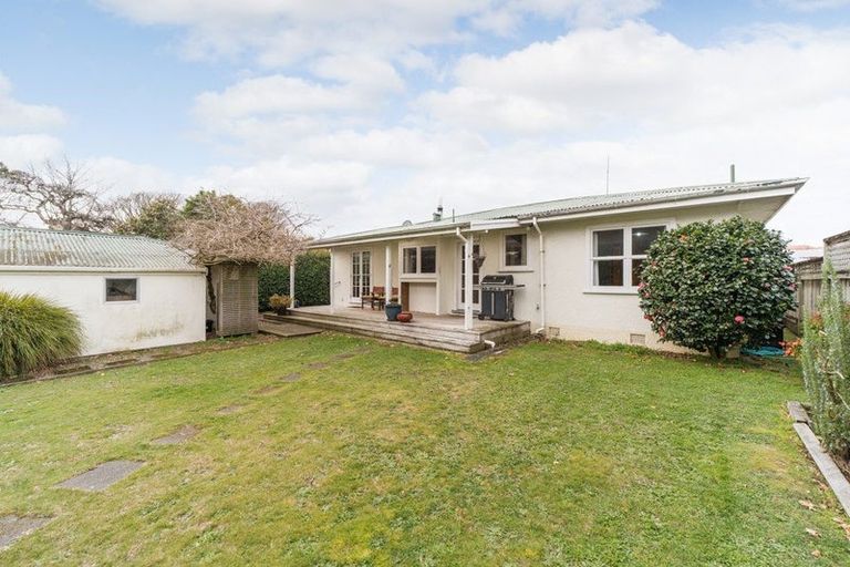 Photo of property in 8 Ake Ake Avenue, Hokowhitu, Palmerston North, 4410