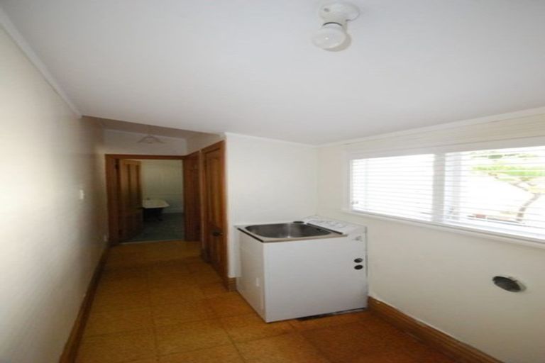 Photo of property in 128 Elizabeth Street, Mount Victoria, Wellington, 6011
