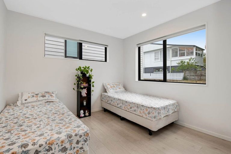 Photo of property in 57d Hogans Road, Glenfield, Auckland, 0629