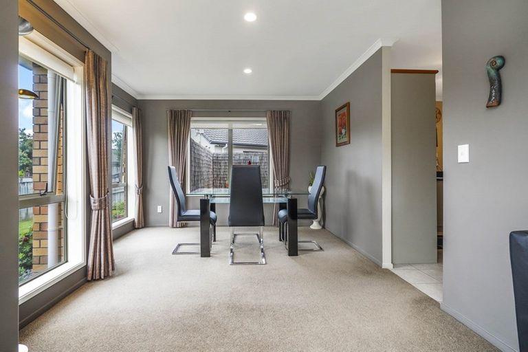 Photo of property in 17 Cranmer Close, Rototuna North, Hamilton, 3210