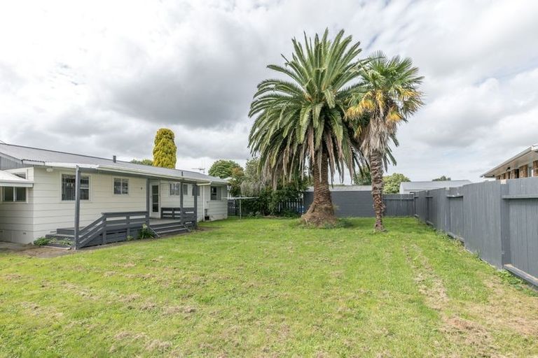 Photo of property in 22 Oakfield Crescent, Pukete, Hamilton, 3200
