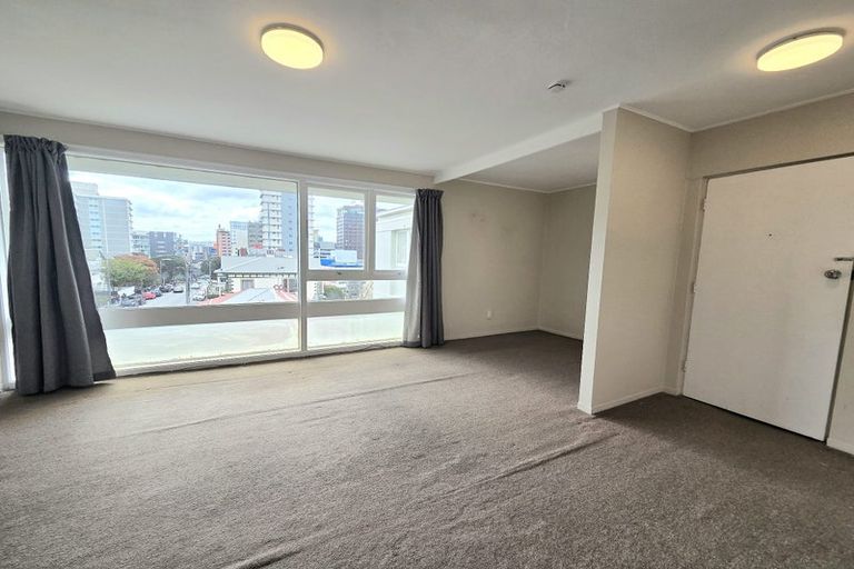 Photo of property in Churchill Flats, 213 The Terrace, Wellington Central, Wellington, 6011