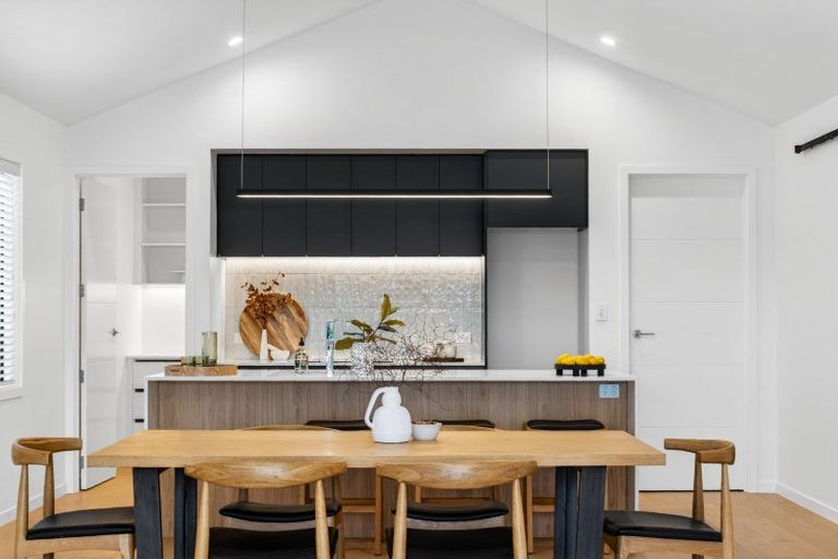 Photo of property in 7 Annie Aranui Drive, Poraiti, 4182