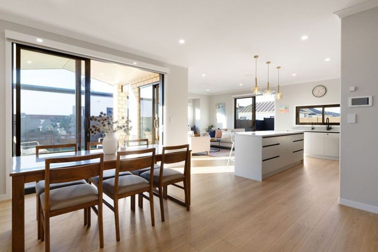 Photo of property in 32 Hugo Shaw Drive, Cambridge, 3434