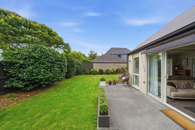 Photo of property in 6 Dunrobin Place, Avonhead, Christchurch, 8042