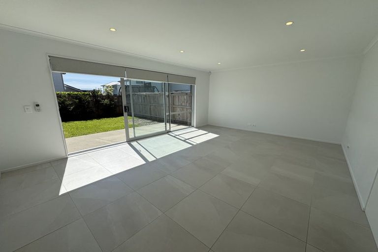 Photo of property in 20 Gilbert Hall Way, Swanson, Auckland, 0614