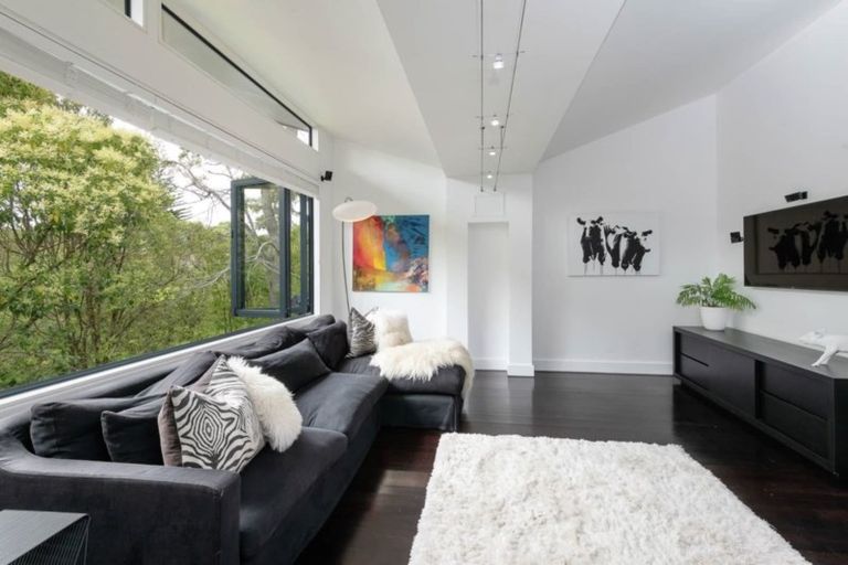 Photo of property in 21 Tanglewood Place, Cockle Bay, Auckland, 2014