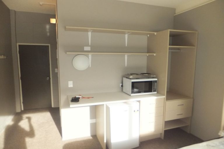 Photo of property in Sharella Living, 20 Glenmore Street, Thorndon, Wellington, 6011