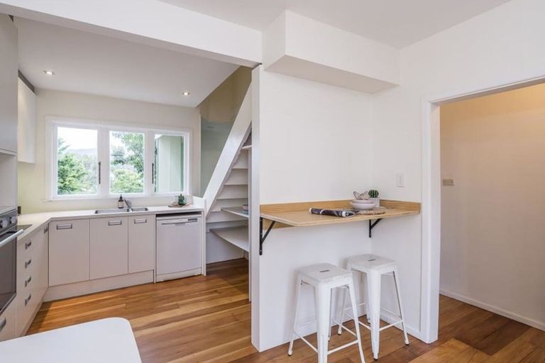 Photo of property in 51 Renown Road, Raumati South, Paraparaumu, 5032