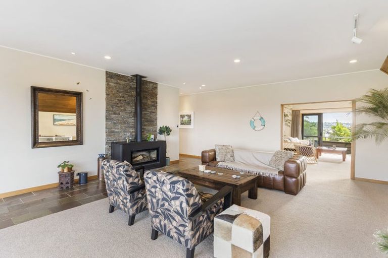 Photo of property in 132 Churchill Road, Rothesay Bay, Auckland, 0630