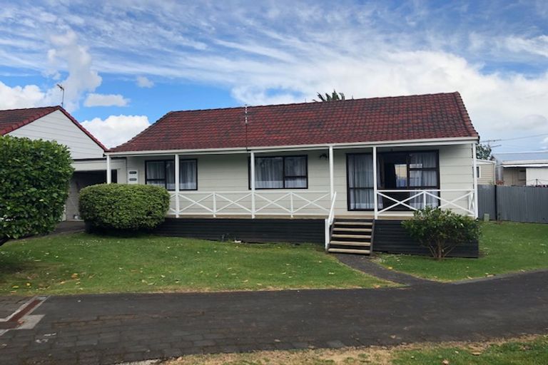 Photo of property in 1/18 Waiari Road, Conifer Grove, Takanini, 2112