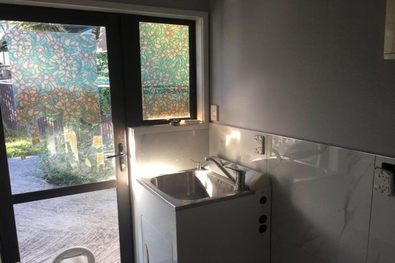 Photo of property in 2/18 Mander Place, Bucklands Beach, Auckland, 2012