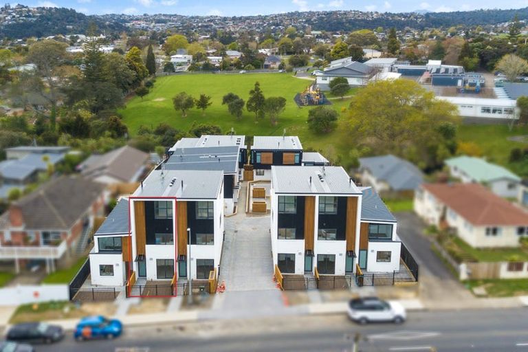 Photo of property in 6 Mokopiko Court, Beach Haven, Auckland, 0626