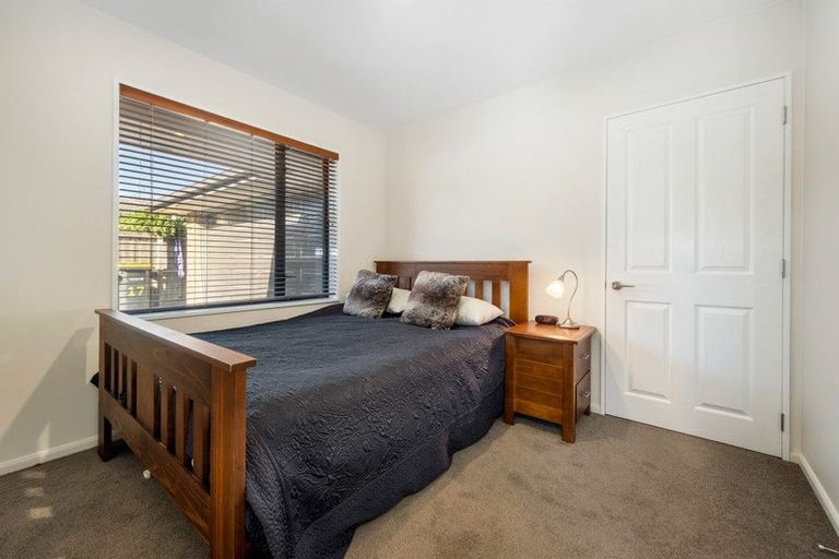 Photo of property in 17 Evergreen Place, Parklands, Christchurch, 8083