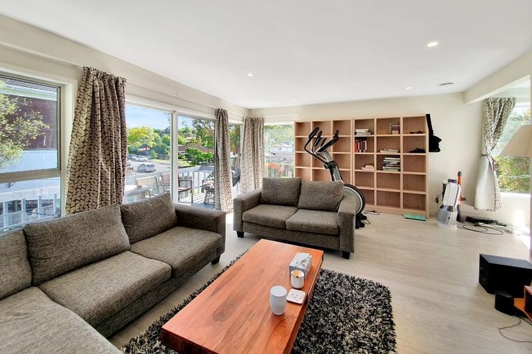 Photo of property in 9 Keldale Place, Forrest Hill, Auckland, 0620