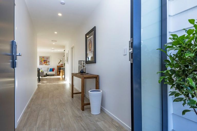 Photo of property in 18 Jane Maree Road, Kumeu, 0810