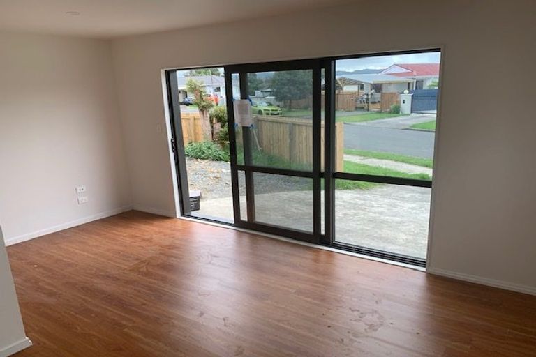 Photo of property in 4a Karepo Crescent, Ranui, Auckland, 0612