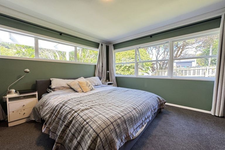 Photo of property in 6 Mahoe Street, Tawa, Wellington, 5028