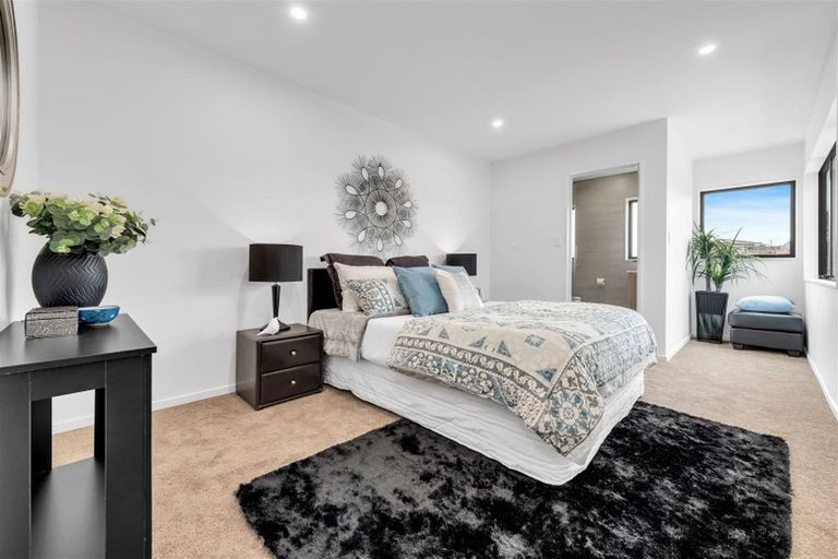 Photo of property in 241a Bucklands Beach Road, Bucklands Beach, Auckland, 2012