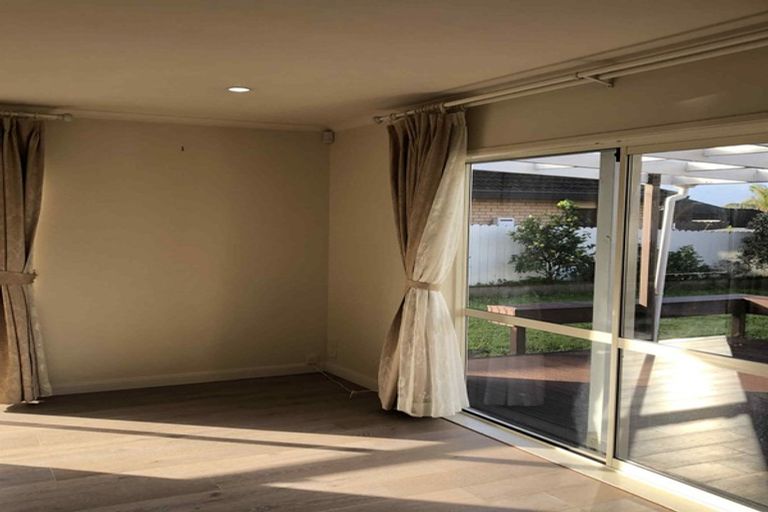 Photo of property in 13 Belcoo Crescent, East Tamaki, Auckland, 2013