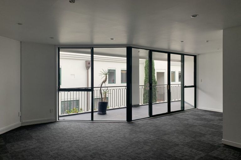 Photo of property in St James Courts, 2/77 Gloucester Street, Christchurch Central, Christchurch, 8013