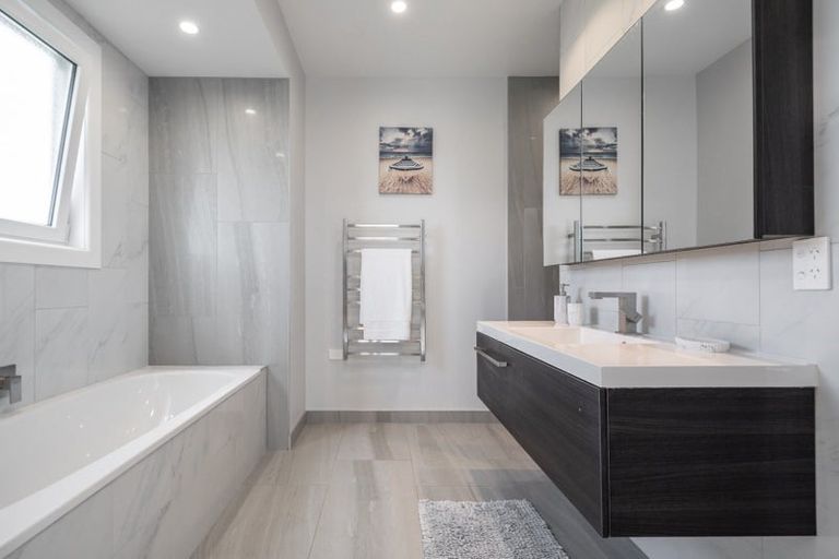 Photo of property in 1 Moemoea Place, Cambridge, 3434