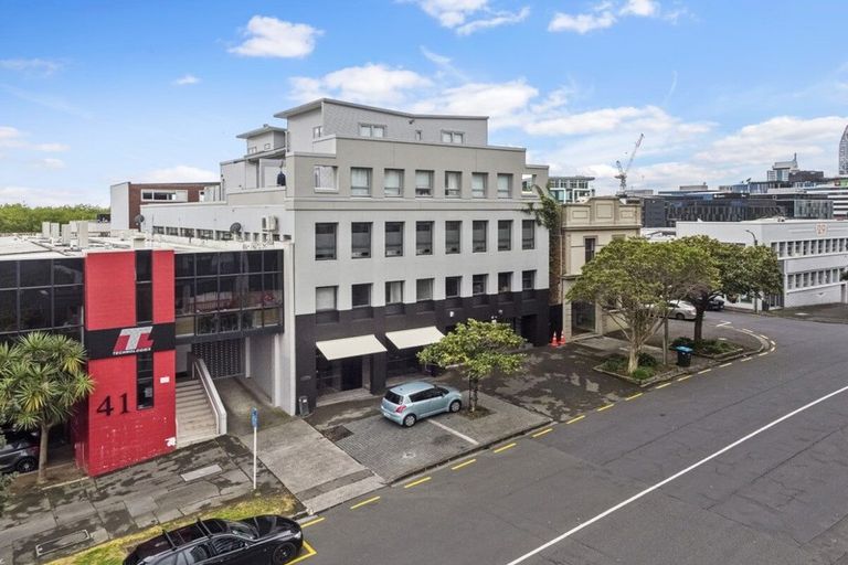 Photo of property in 33 Sale Street, Cockle Bay, Auckland, 2014