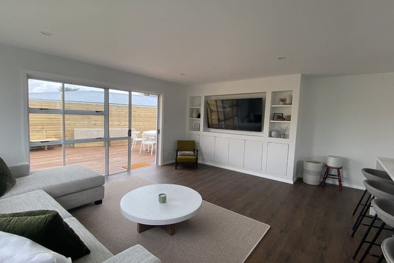 Photo of property in 31 Crocombe Crescent, Beach Haven, Auckland, 0626