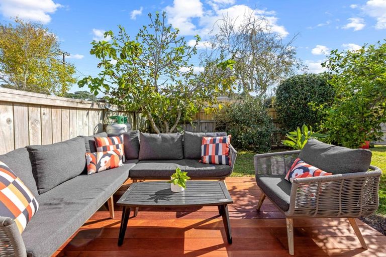 Photo of property in 2/59 Hatton Road, Orewa, 0931