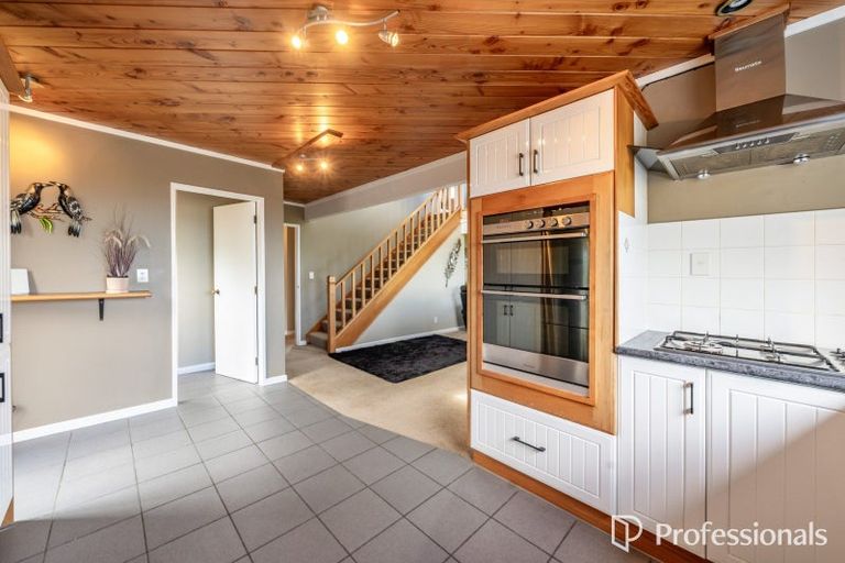 Photo of property in 11 Maungaraki Road, Korokoro, Lower Hutt, 5012