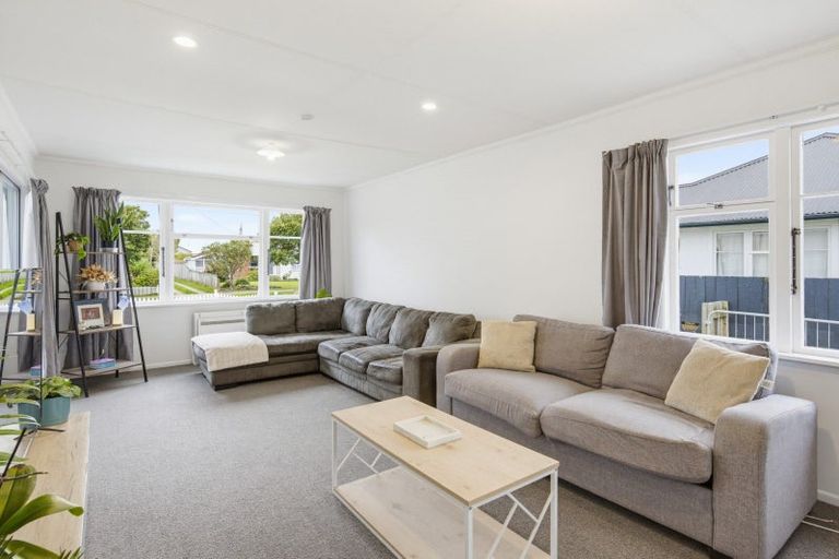 Photo of property in 9 Duke Street, Levin, 5510