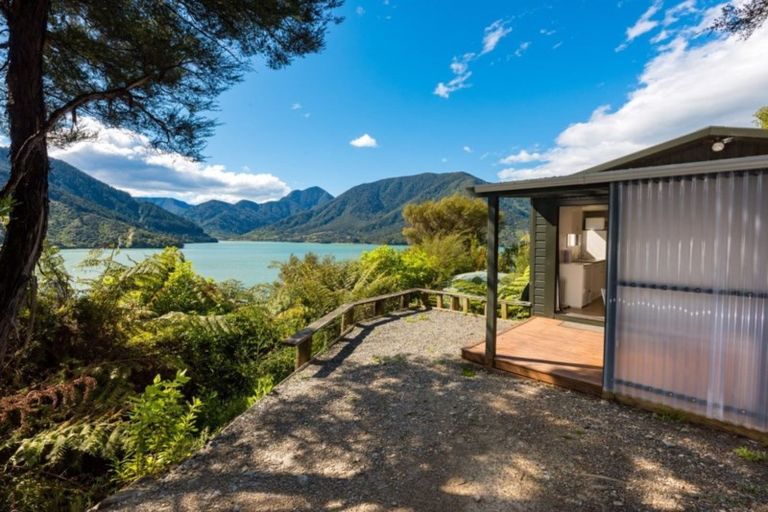Photo of property in 712 Moetapu Bay Road, Moetapu Bay, Picton, 7282