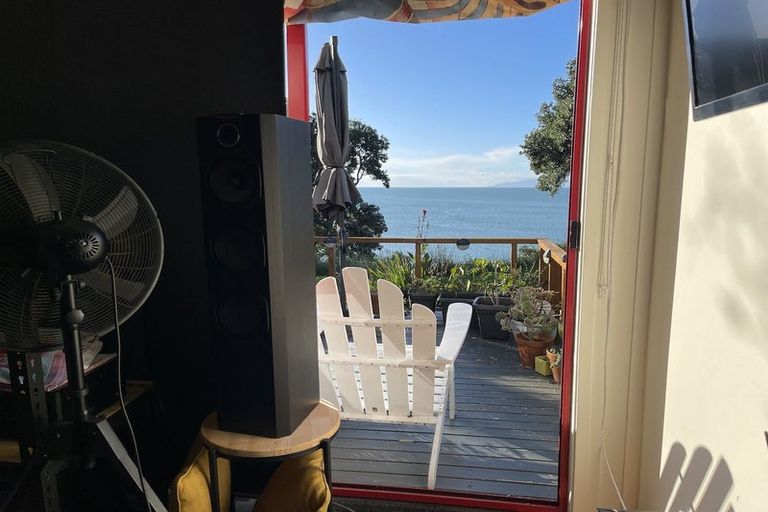 Photo of property in 49 Howard Road, Orere Point, Papakura, 2585