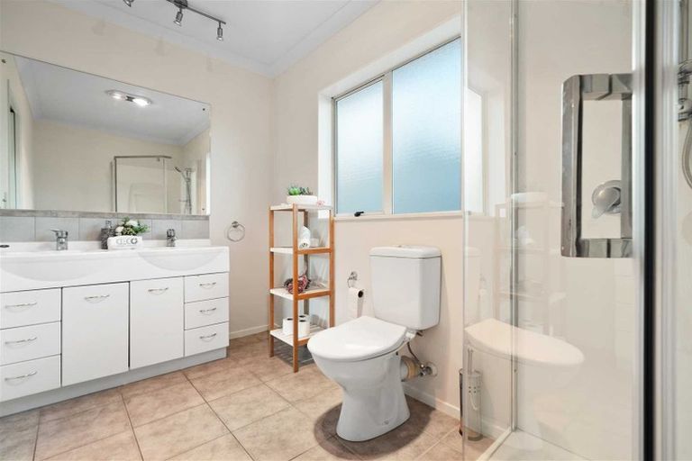 Photo of property in 97 Valley Road, Pukekohe, 2120