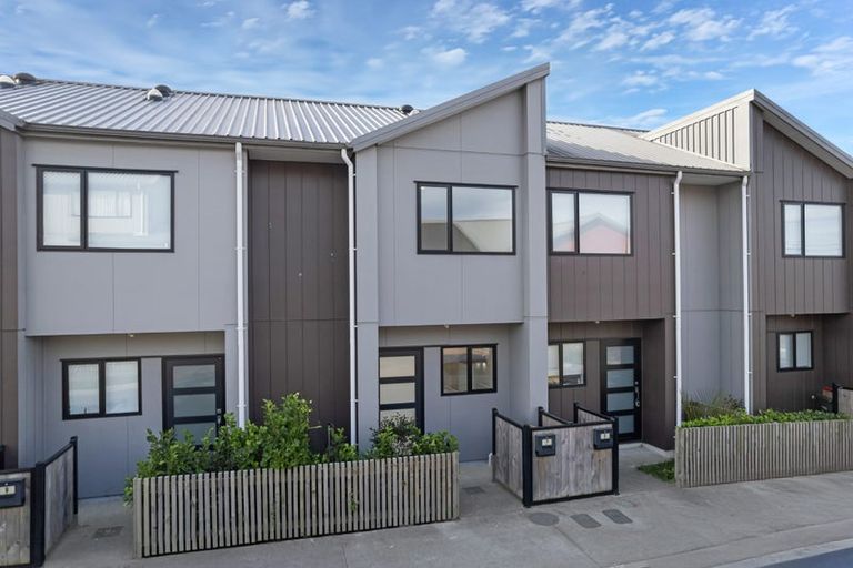Photo of property in 7 Eileen Newey Place, Henderson, Auckland, 0612