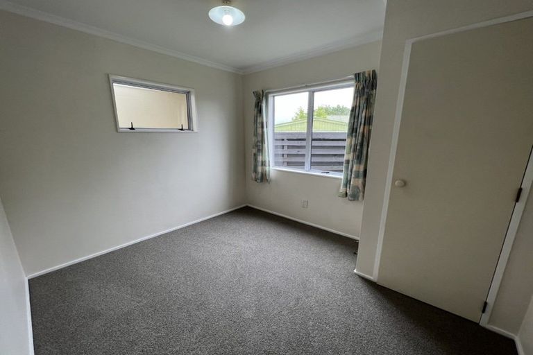 Photo of property in 5 Newton Place, Westbrook, Palmerston North, 4412